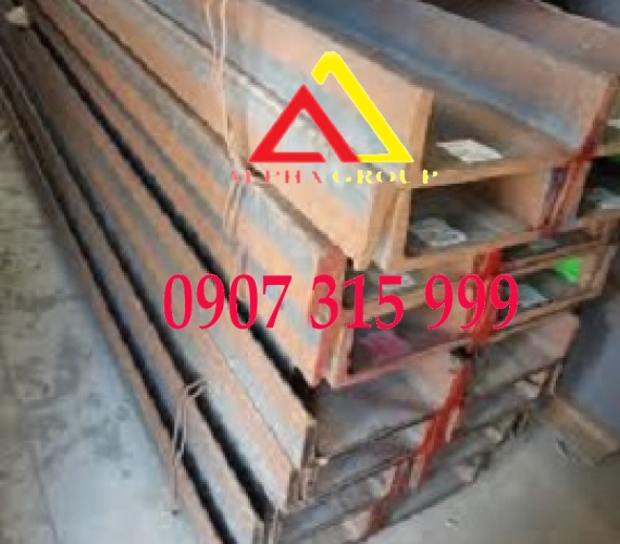 Thép hình U200x69x5.4x12m Trọng lượng: 204Kg/Cây